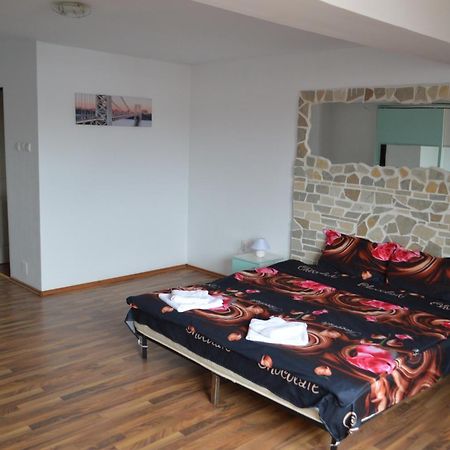 קלוז'-נאפוקה Csikos Apartment מראה חיצוני תמונה