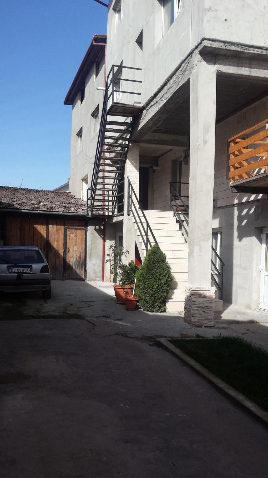 קלוז'-נאפוקה Csikos Apartment מראה חיצוני תמונה