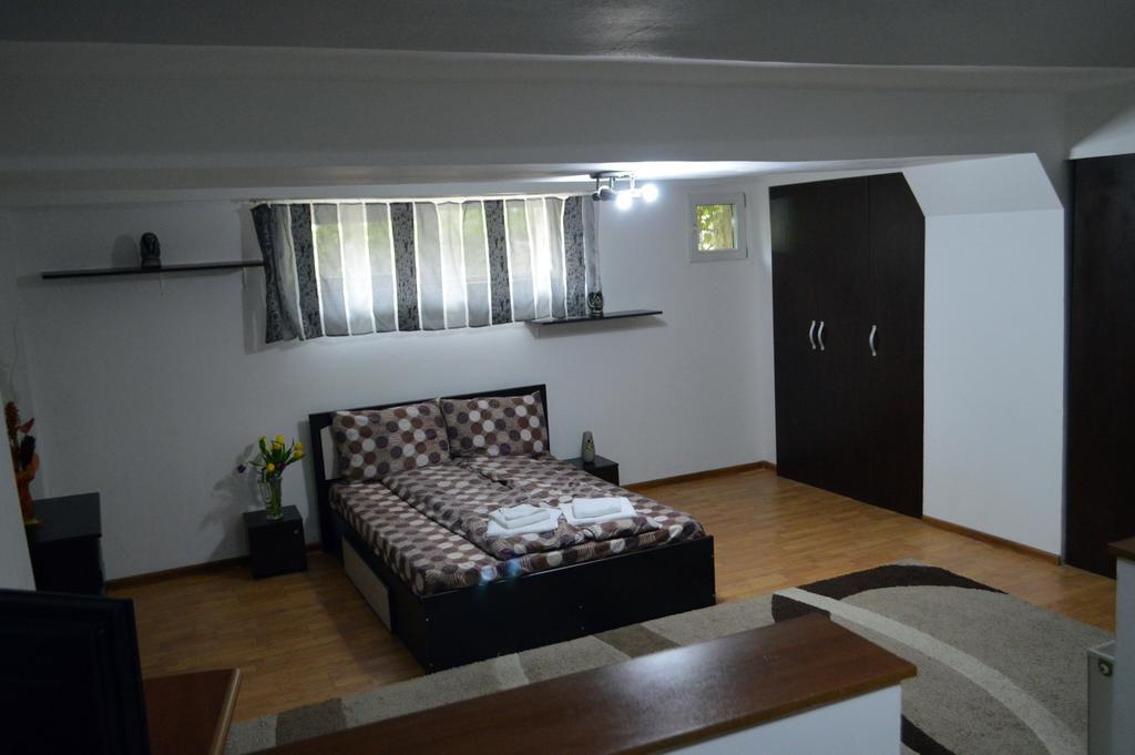 קלוז'-נאפוקה Csikos Apartment מראה חיצוני תמונה