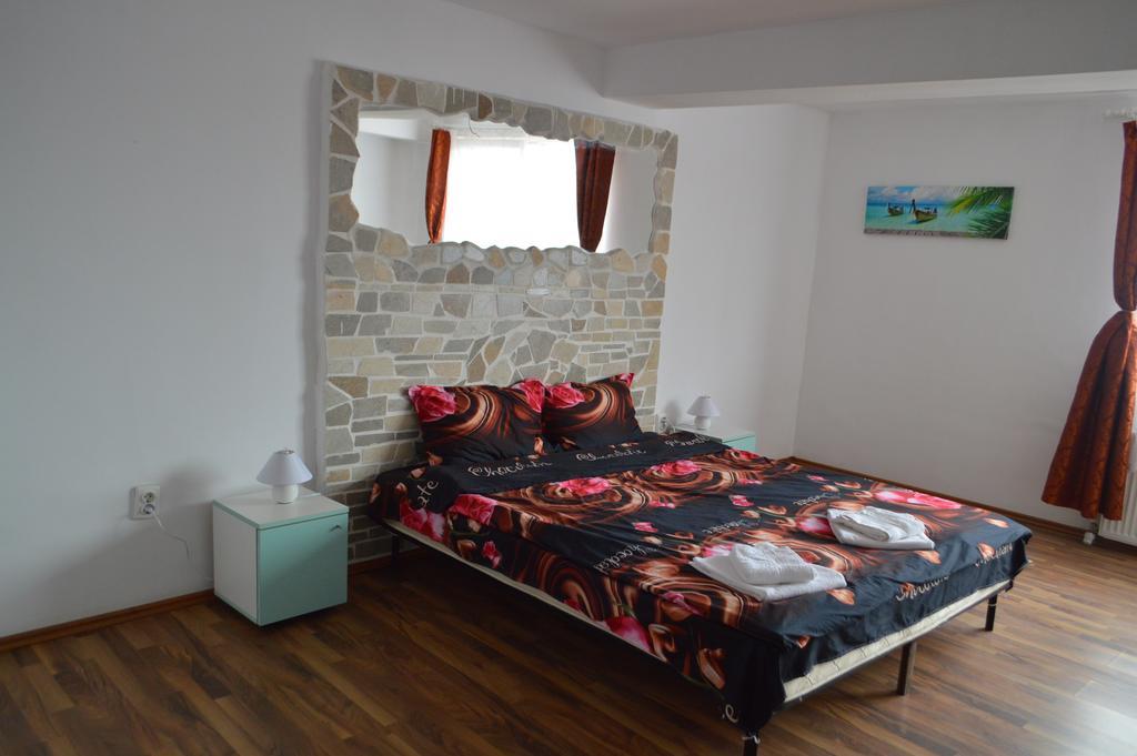 קלוז'-נאפוקה Csikos Apartment מראה חיצוני תמונה