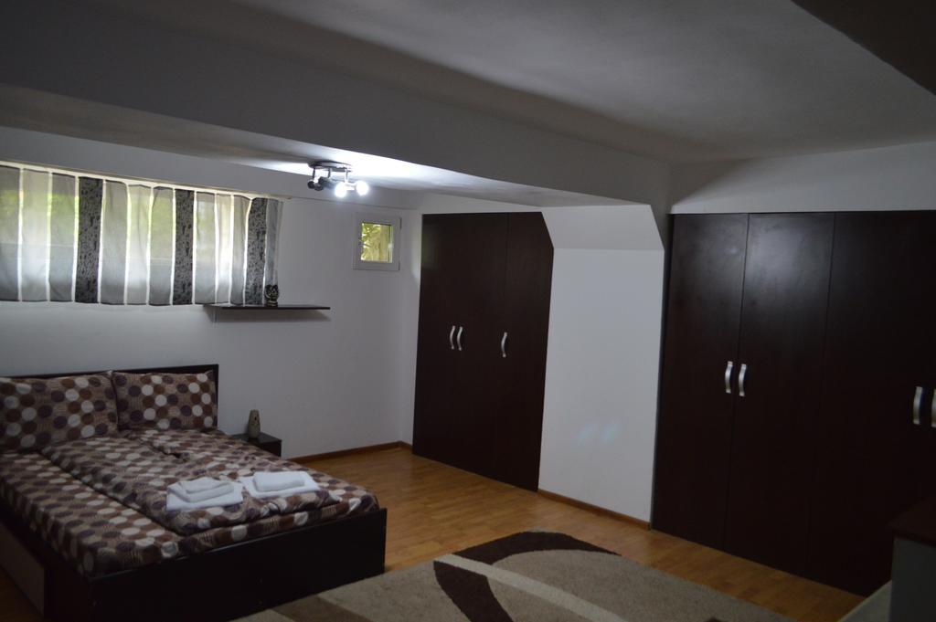קלוז'-נאפוקה Csikos Apartment מראה חיצוני תמונה