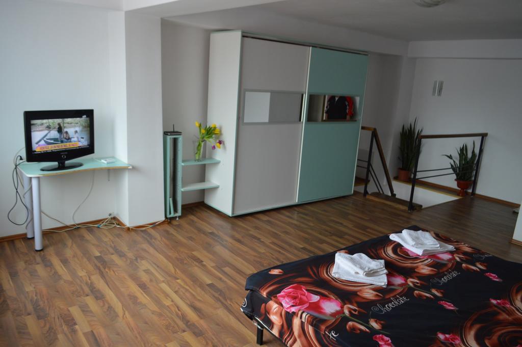 קלוז'-נאפוקה Csikos Apartment מראה חיצוני תמונה