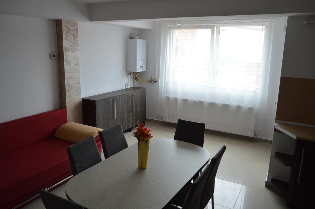 קלוז'-נאפוקה Csikos Apartment מראה חיצוני תמונה