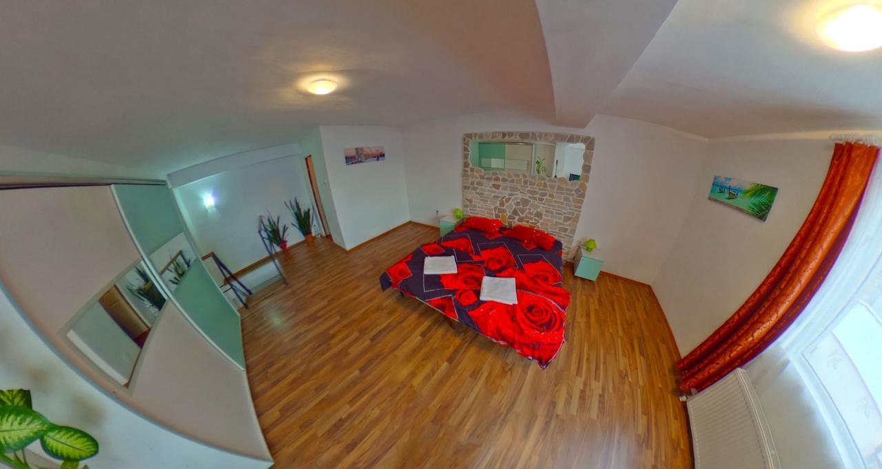 קלוז'-נאפוקה Csikos Apartment מראה חיצוני תמונה